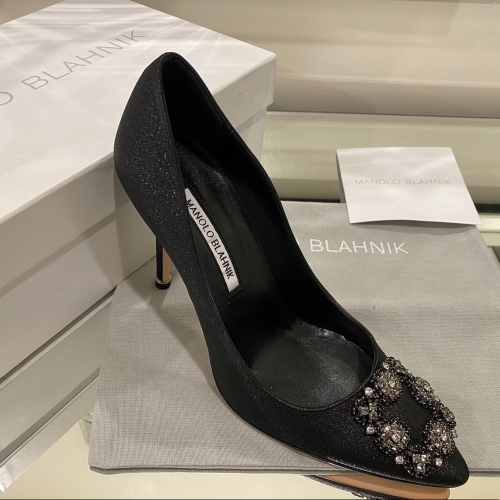 Manolo Blahnik Black Shiny Hangisi Pumps 39 US 9